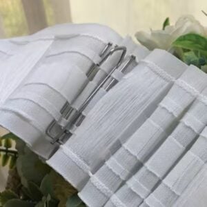 Gancio per tende con nastro da 8,5 cm Gancio per tende con nastro da 8,5 cm