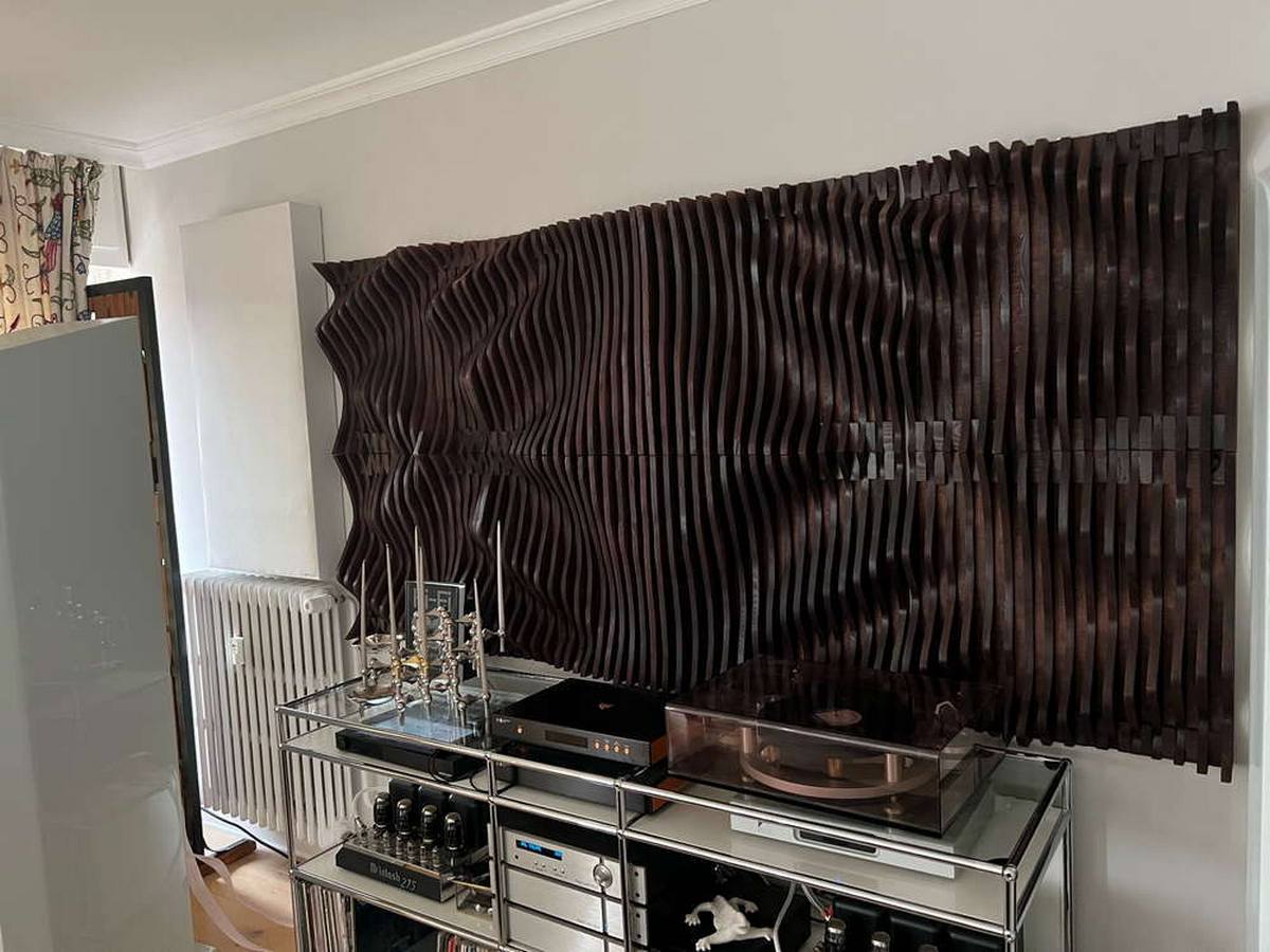 Pannelli diffusori acustici decorativi, perfetti per ridurre le riflessioni sonore e creare un suono più naturale.