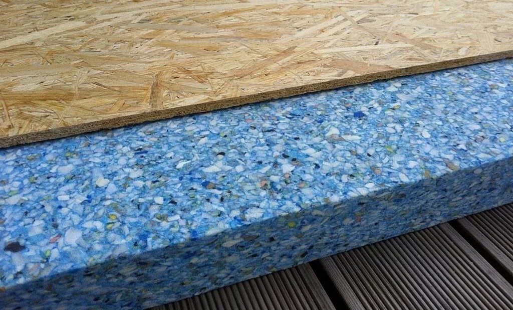 Pannello fonoisolante in schiuma riciclata blu